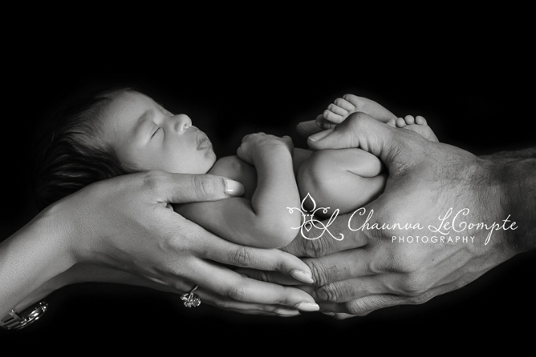 Newborn baby image by Dallas / Fort Worth Birth Photographer Chaunva LeCompte Photography